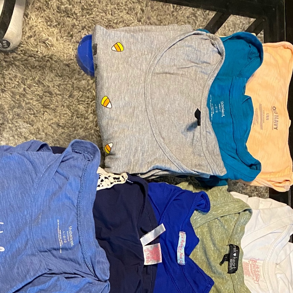 Maternity shirts - Picture 2 of 3